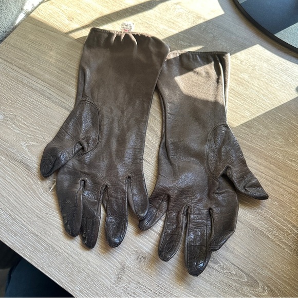 Vintage Dayne Taylor Silk Lined leather gloves - Picture 3 of 7